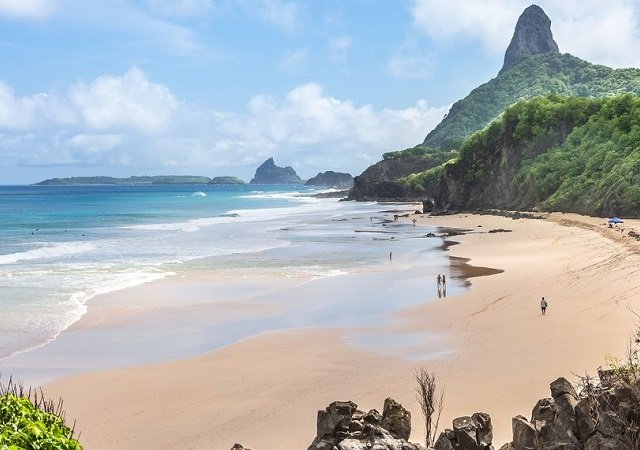 Aluguel de carro em Fernando de Noronha: Economize muito!