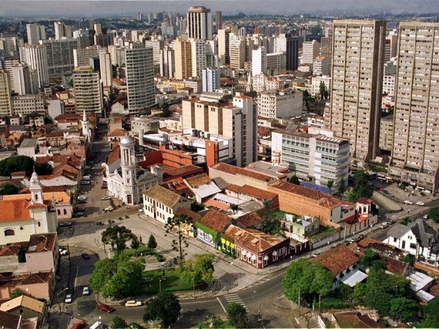 Aluguel de Carro no Aeroporto de Curitiba Afonso Pena: Economize muito!